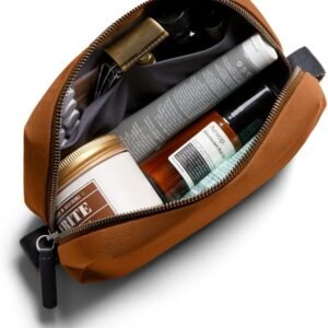 Bellroy Toiletry Kit (Unisex Toiletry Bag, Zipper Closure, Water-Resistant Lining, Toothbrush Sleeve with Magnetic Closure, Internal Mesh Pocket Organization) -Bronze