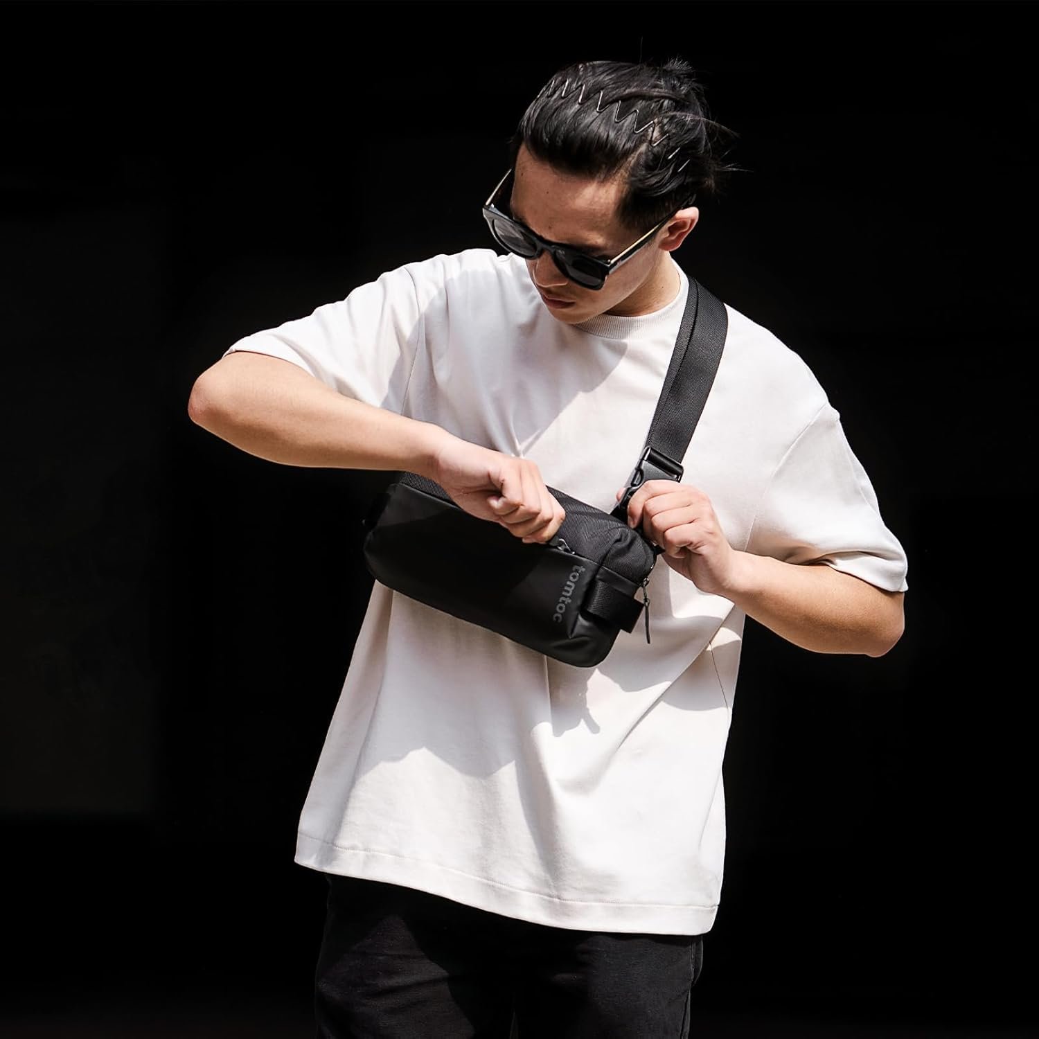tomtoc Compact EDC Sling Bag, Minimalist Chest Shoulder Backpack Crossbody Bag for Men Women, Lightweight Carry Casual Bag - Image 7