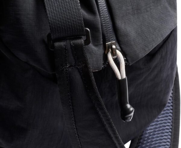Bellroy Lite Duffel (lightweight technical duffel bag) - Black - Image 4