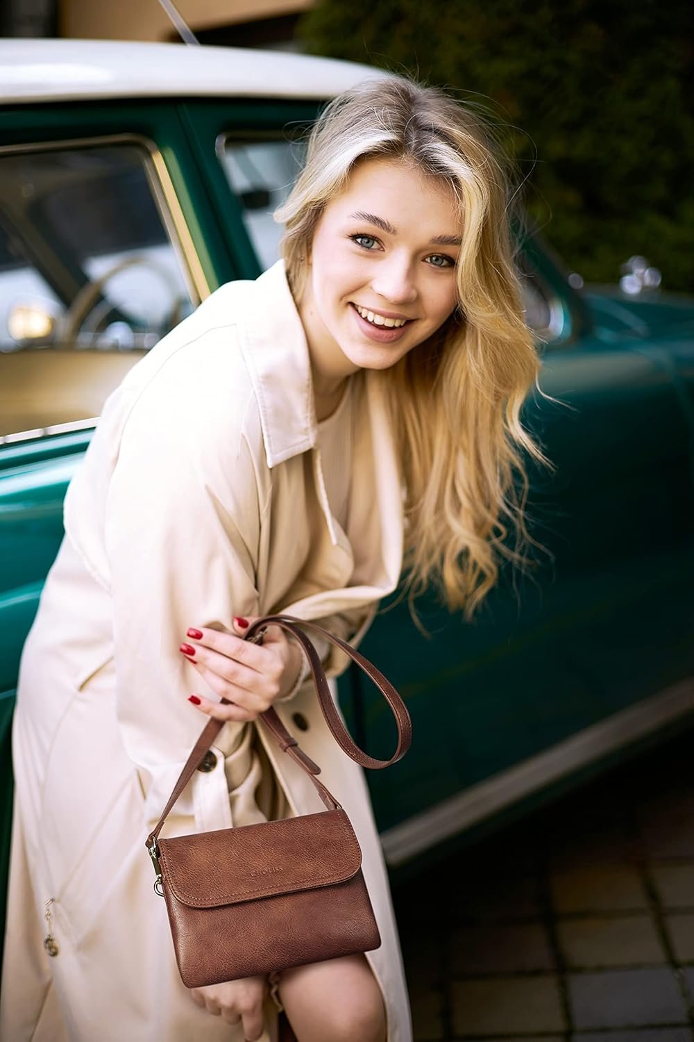 CHOLISS Small Crossbody Bags for Women, Vegan Leather Cell Phone Purse, Mini Travel Purse with Adjustable Strap - Image 6